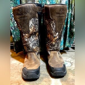 Magellan Outdoors Men's Snake Shield Armor Boots - size 9.5